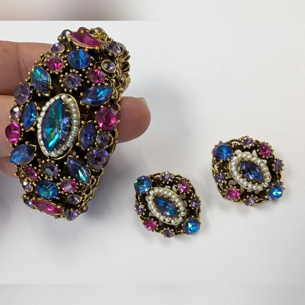 EVC SIGNED WEISS GOLD TONE CRYSTAL RHINESTONES & FX PEARLS HINGE BRACELET & EARR - Picture 1 of 14